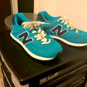 New Balance size 9 good condition no rips no tears. Good condition .